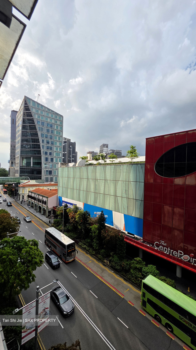Gb Building (D1), Retail #533563711